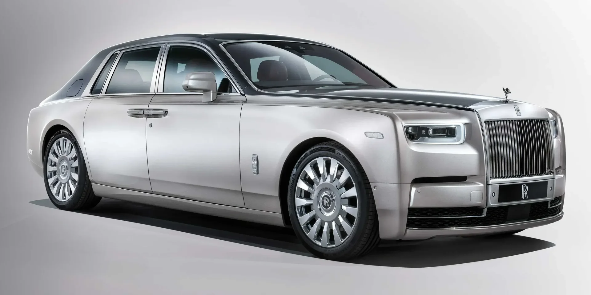 2022 Rolls-Royce Phantom photo 1