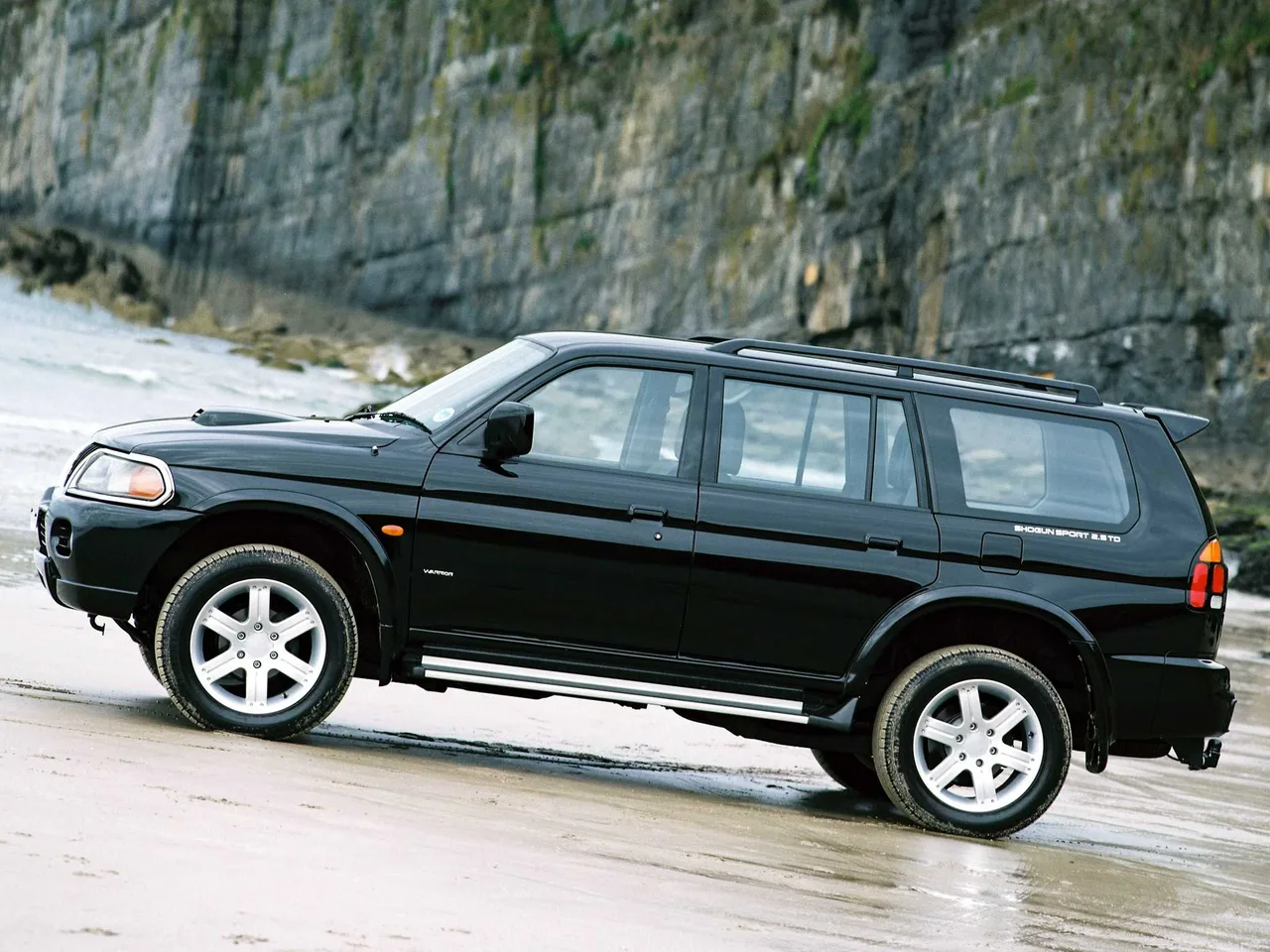 Exterior 4