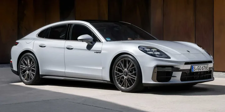 2025 Porsche 2025-porsche-panamera-turbo-s-e-hybrid main image