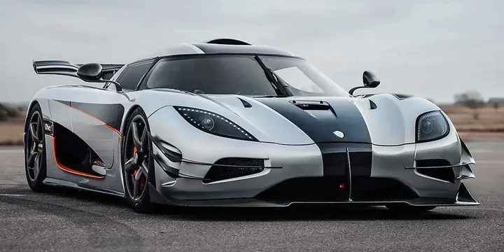 2014 Koenigsegg 2014-koenigsegg-one1 main image