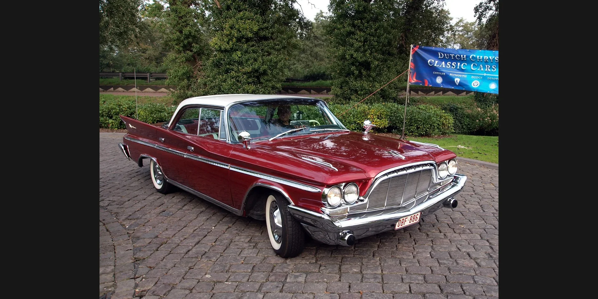 1960 DeSoto Adventurer photo 1