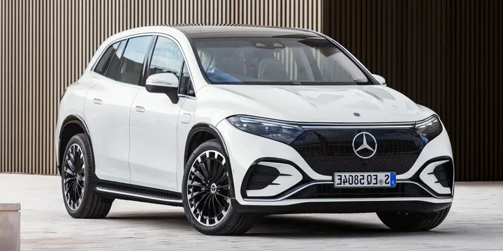 2022 Mercedes-Benz EQS SUV exterior main image