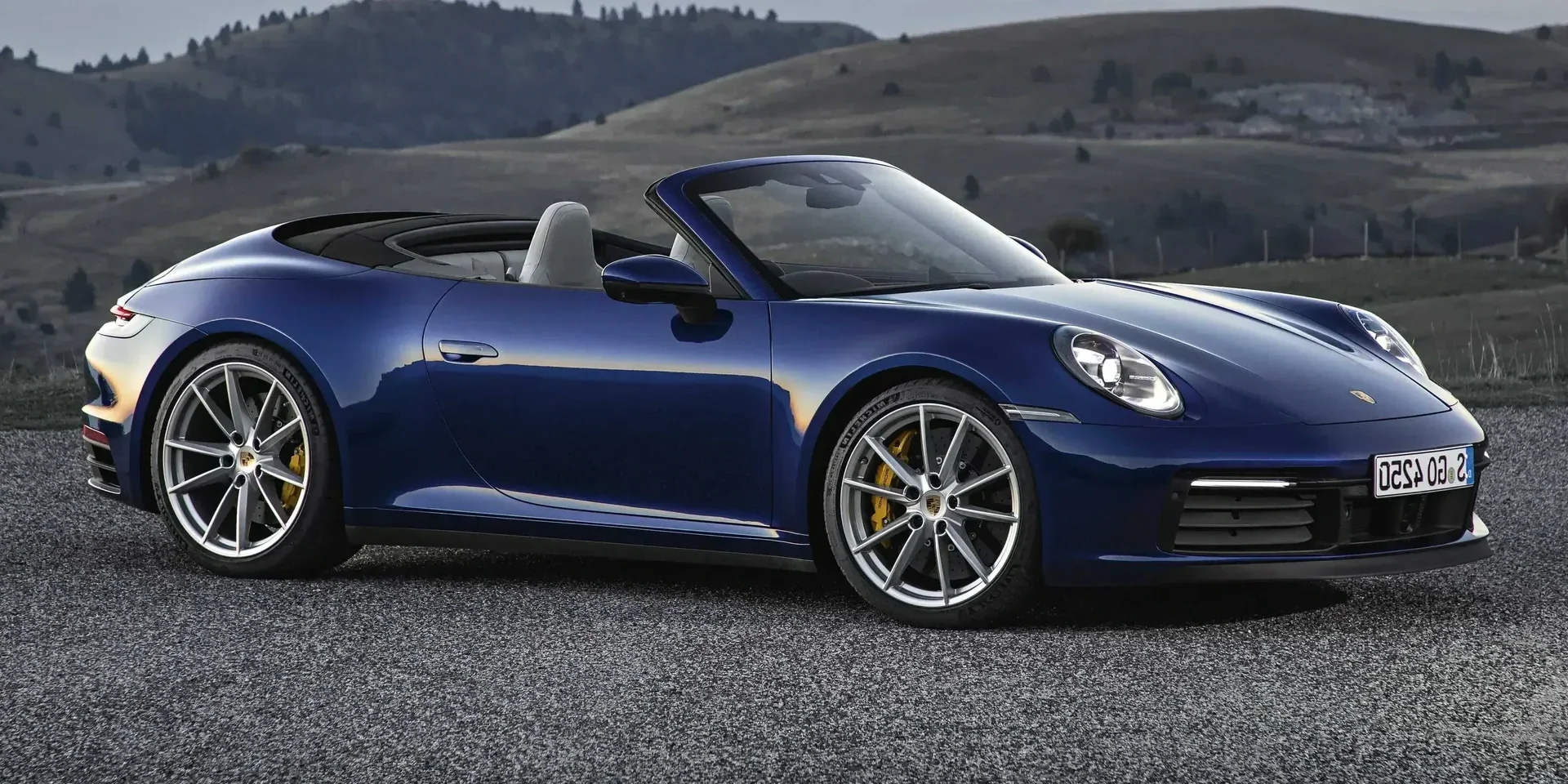 2022 Porsche 911 Carrera 4S photo 1