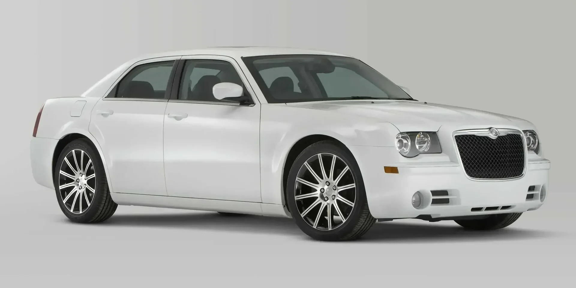 2010 Chrysler 300C photo 1