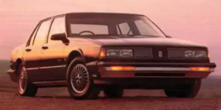 1989 Oldsmobile 1989-oldsmobile-88-eighty-eight-royale-sedan main image