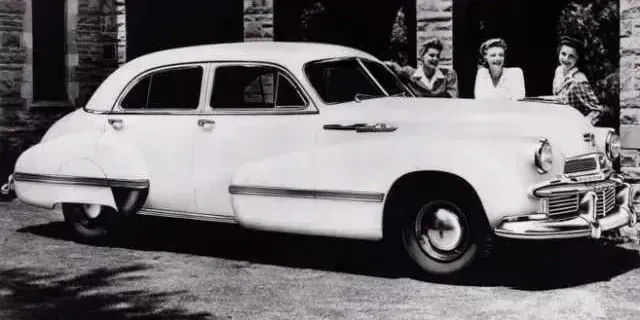 1942 Oldsmobile 1942-oldsmobile-98-custom-cruiser-98-4-door-sedan main image