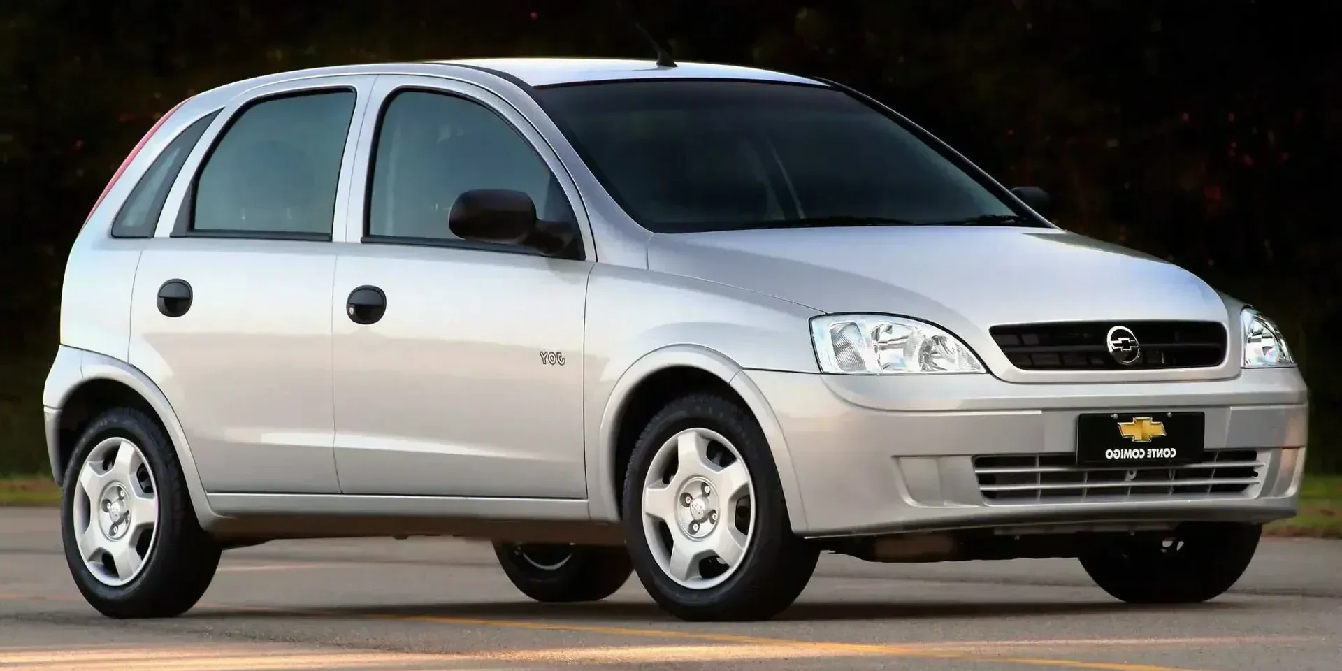 2004 Chevrolet Corsa photo 1