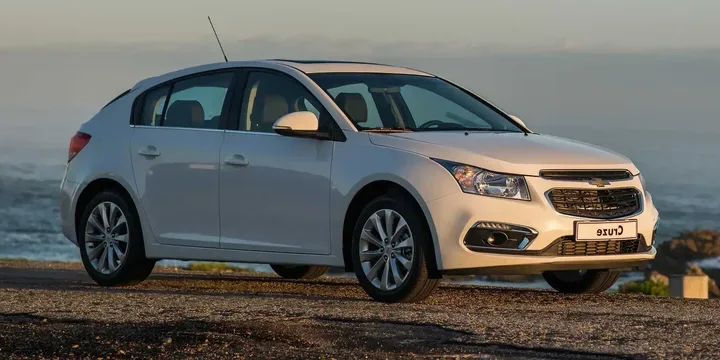 2015 Chevrolet 2015-chevrolet-cruze-hatchback-hatchback-16-manual-5-speed-115ps main image