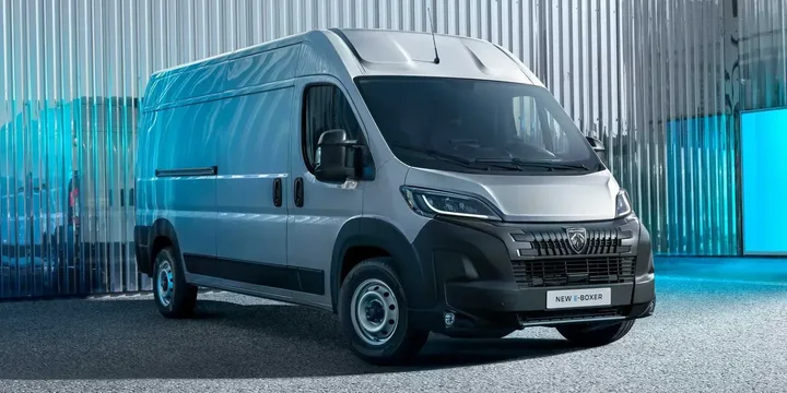 2024 Peugeot 2024-peugeot-boxer-e-boxer-single-speed main image