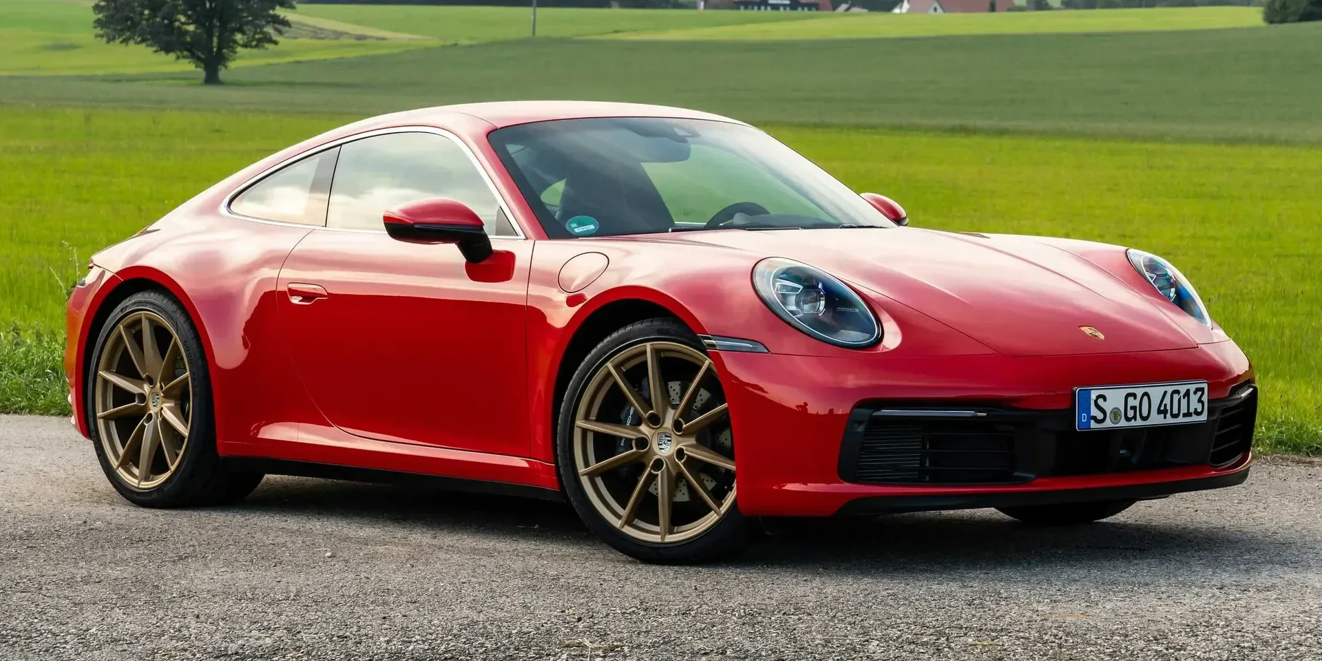 2020 Porsche 911 Carrera photo 1