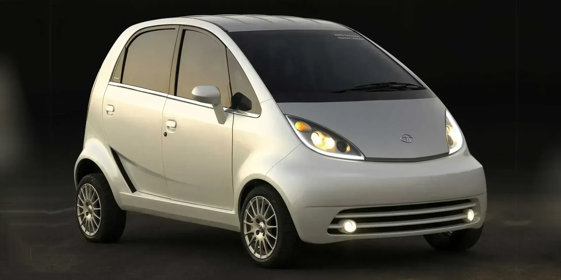 2010 Tata Nano EV photo 1