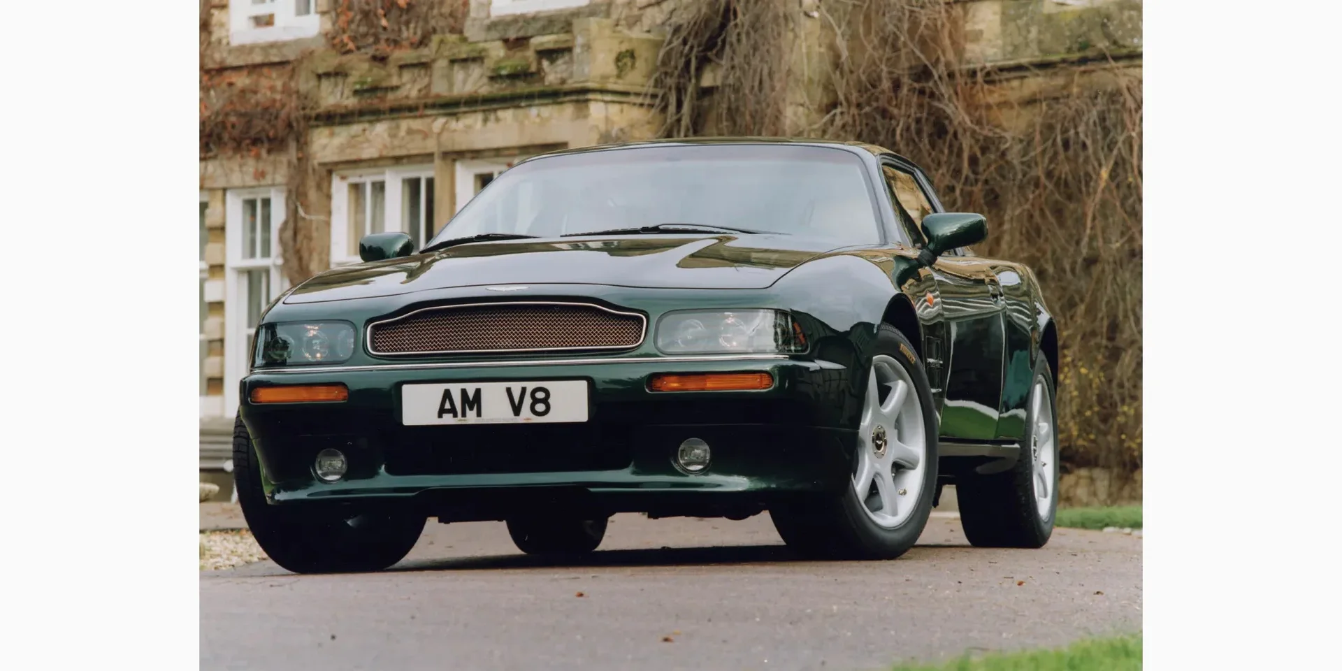 1999 Aston Martin V8 photo 1