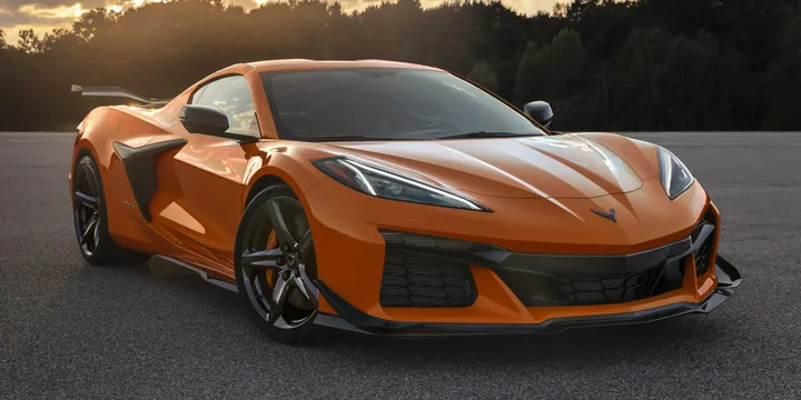 2023 Chevrolet 2023-chevrolet-corvette-coupe-chevrolet-corvette-z06-dct-8-speed-679ps main image
