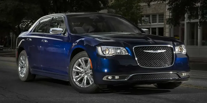 2015 Chrysler 2015-chrysler-300c-57-v8-hemi-automatic-8-speed main image