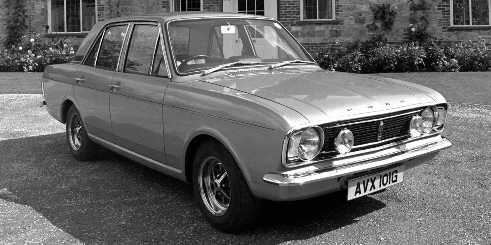 1970 Ford Cortina photo 1