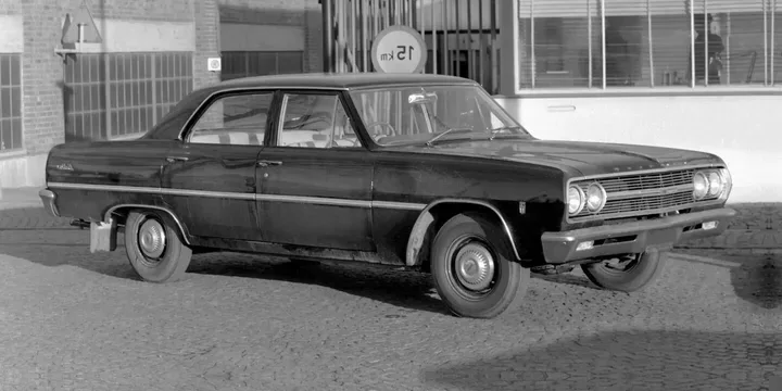 1965 Chevrolet 1965-chevrolet-chevelle-sedan-4-door-sedan-38-142ps main image
