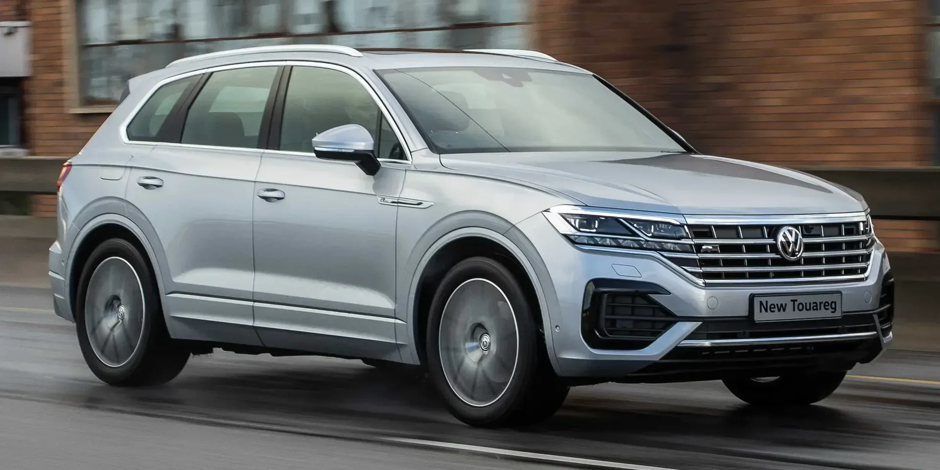 2023 Volkswagen Touareg photo 1