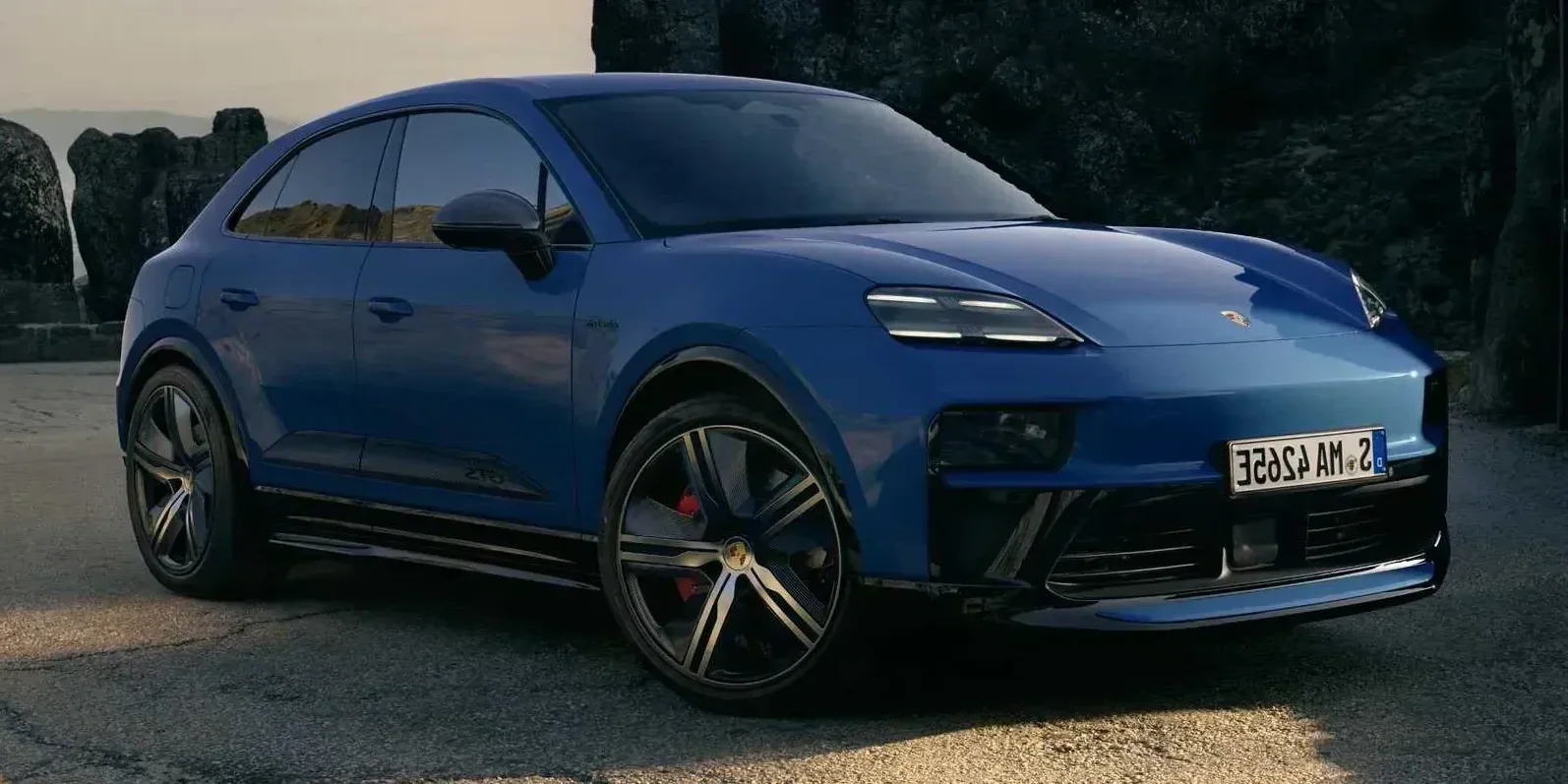 2026 Porsche Macan photo 1