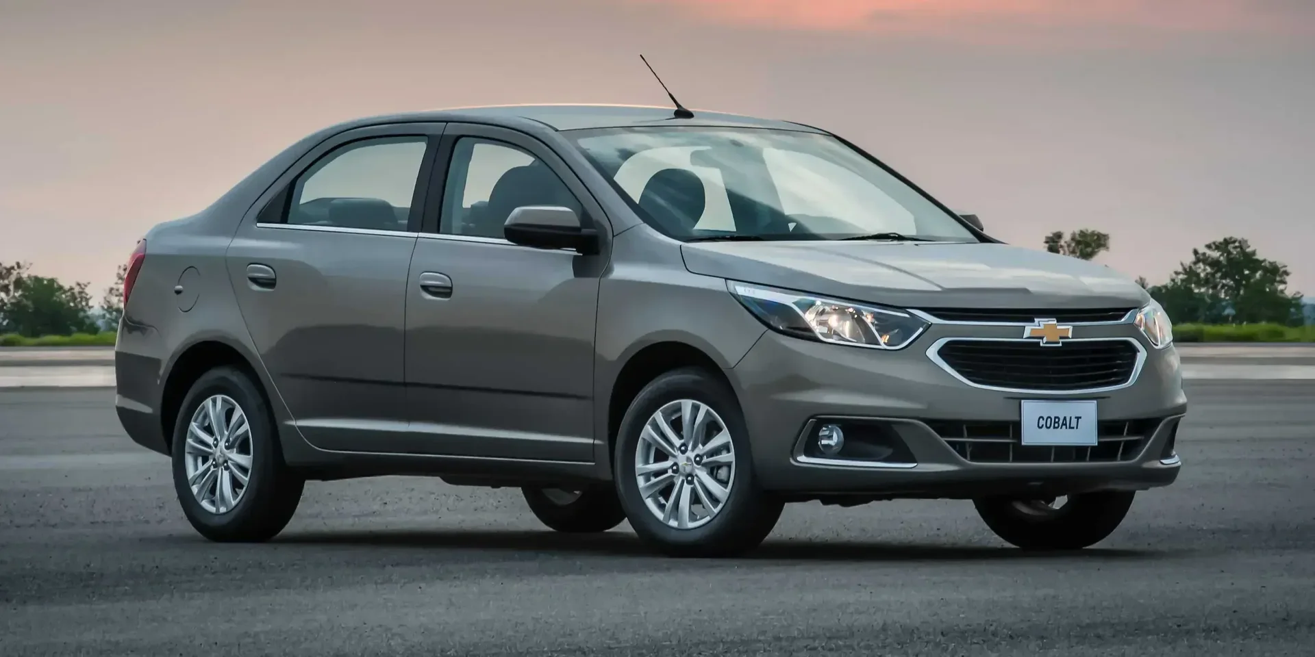 2016 Chevrolet Cobalt photo 1