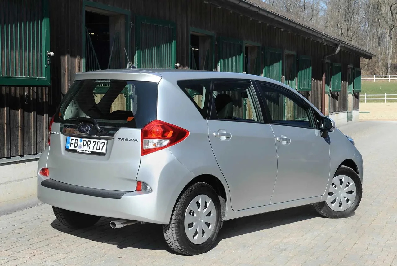 Exterior 12