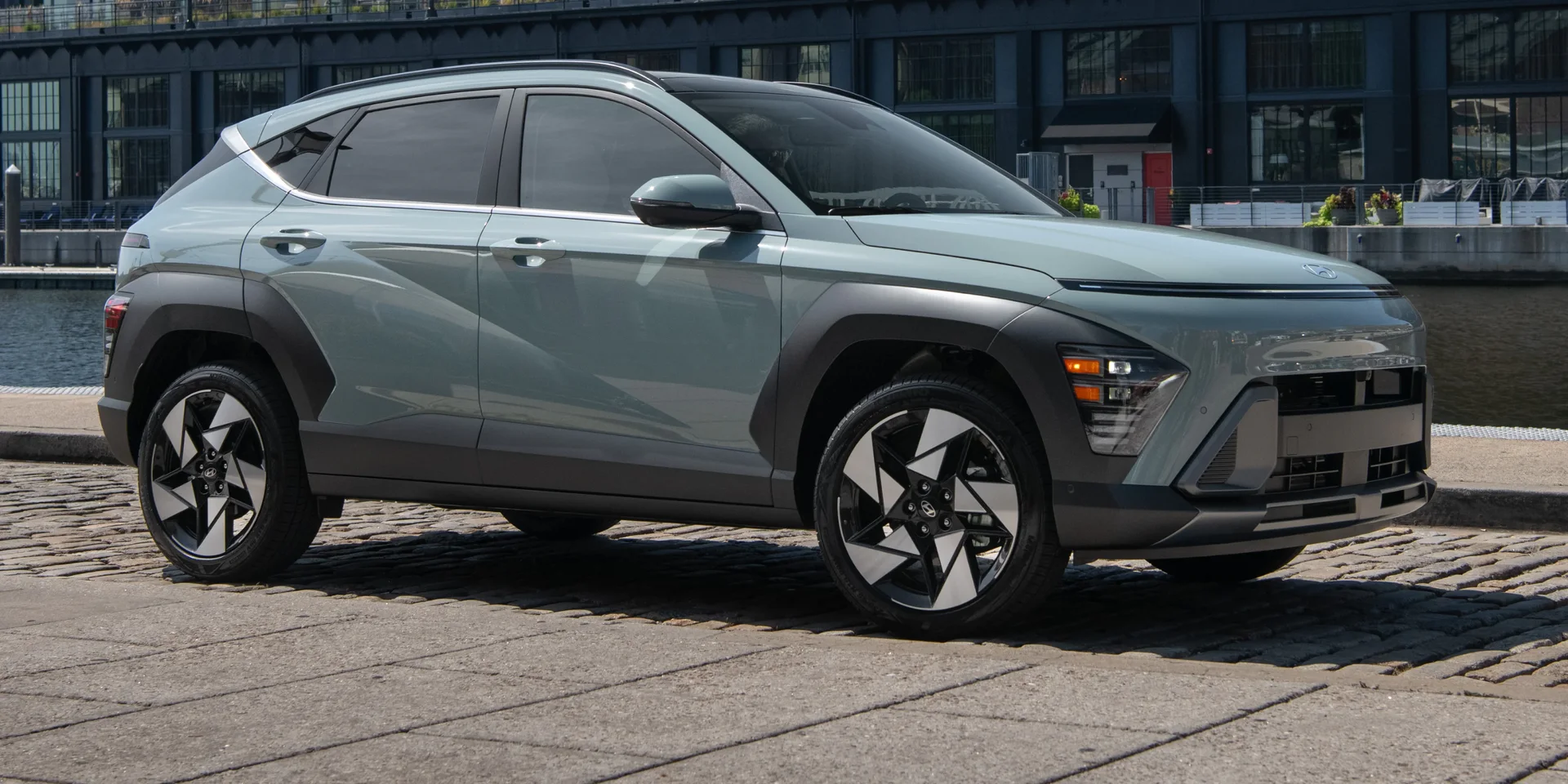 2025 Hyundai Kona photo 1