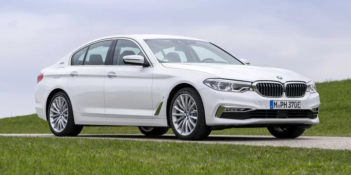 2017 BMW 2017-bmw-5-series-530e-iperformance-sedan-steptronic-8-speed main image