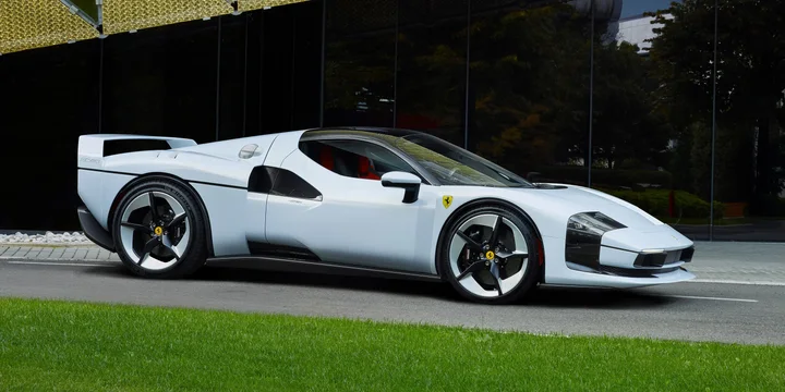 2025 Ferrari SC40 exterior main image