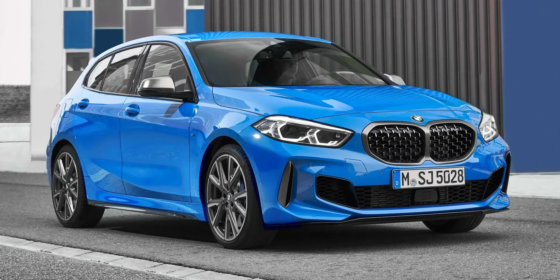 2024 BMW 1 Series M135i xDrive photo 1
