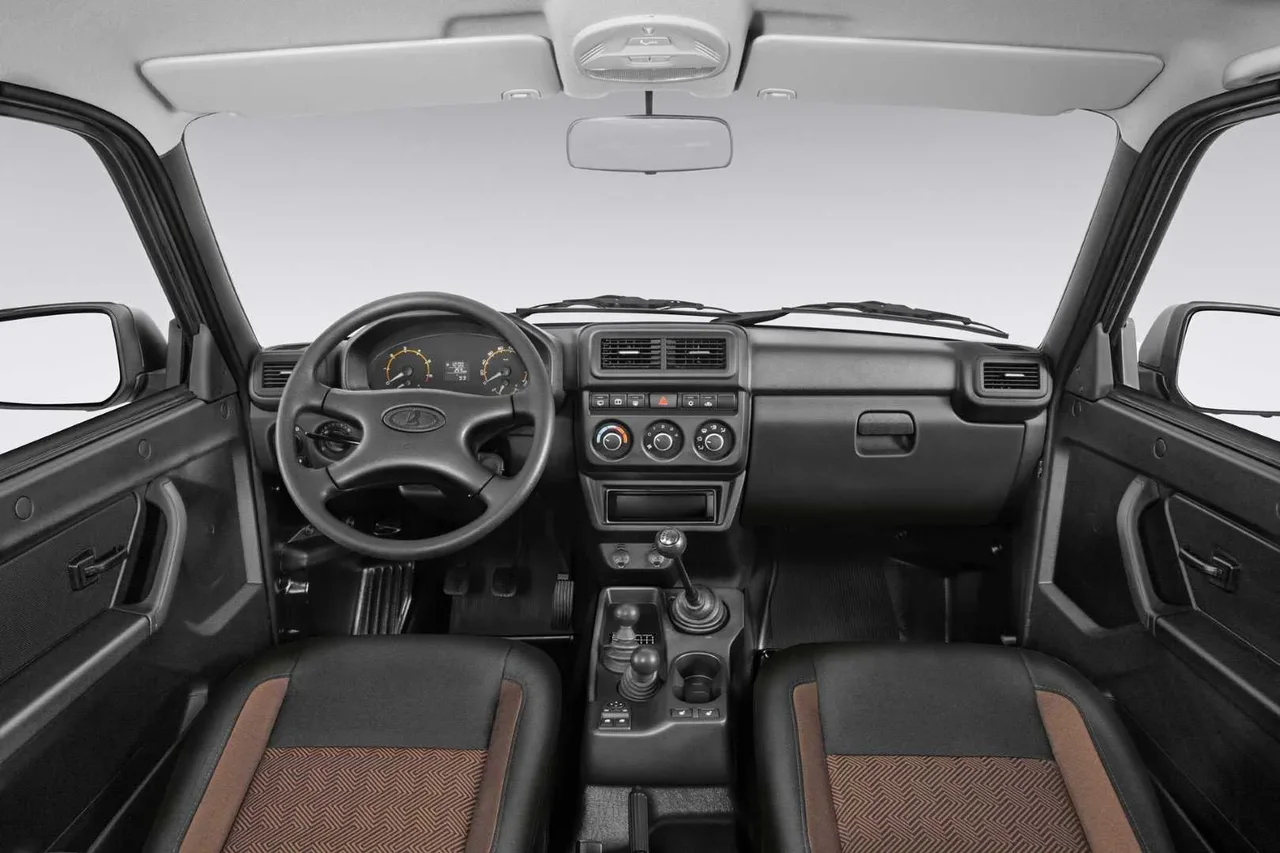 Interior 4
