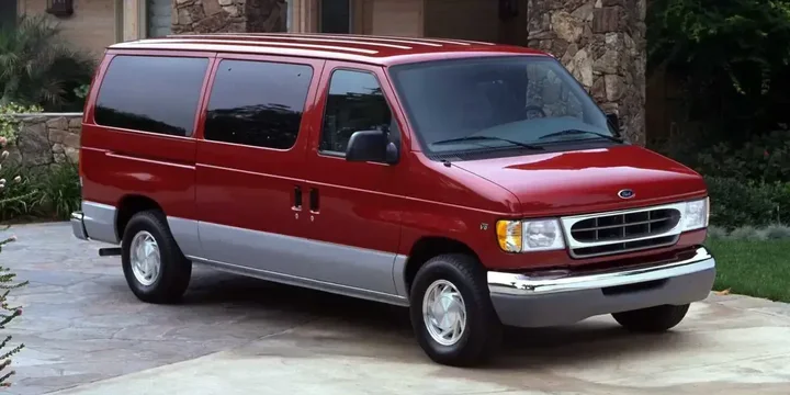 2000 Ford 2000-ford-e-series-lcv-e-150-wagon-54-v8-sefi-2v-automatic-4-speed-258ps main image