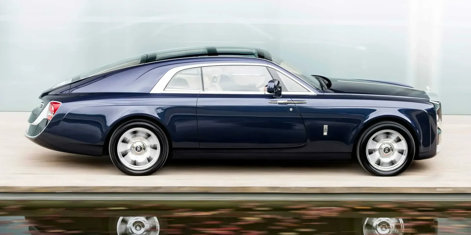 2017 Rolls-Royce Sweptail photo 1