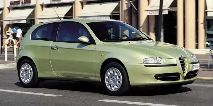 2001 Alfa Romeo 2001-alfa-romeo-147-hatchback-3-door-16-tspark-16v-manual-5-speed-120ps main image