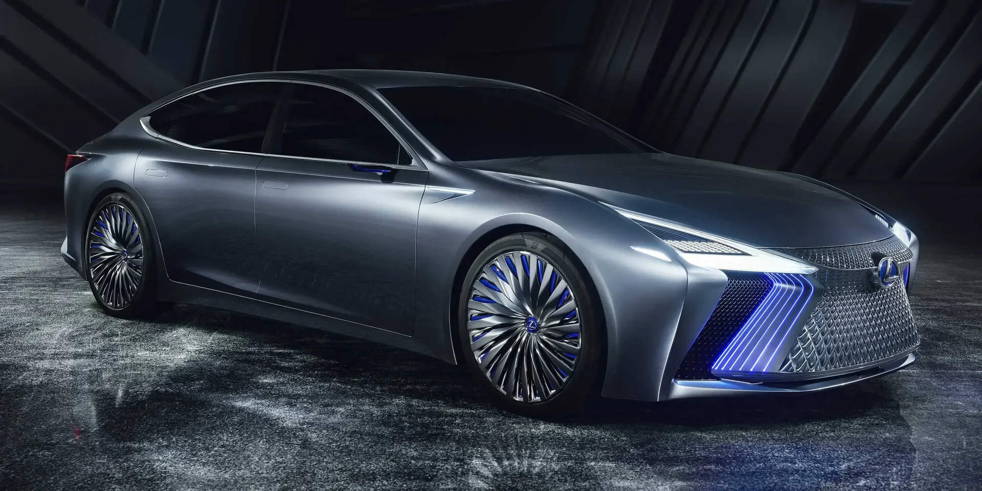 2017 Lexus LS photo 1