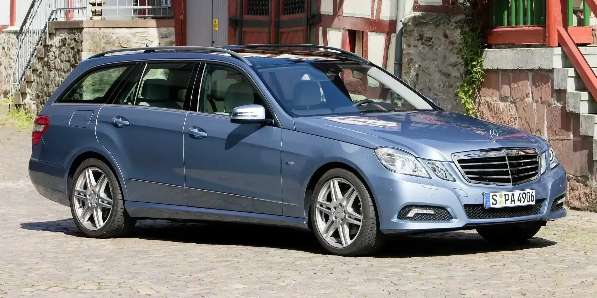 2010 Mercedes-Benz E-Class photo 1
