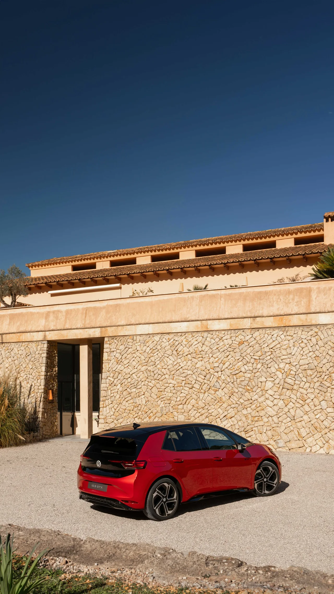 Exterior 3