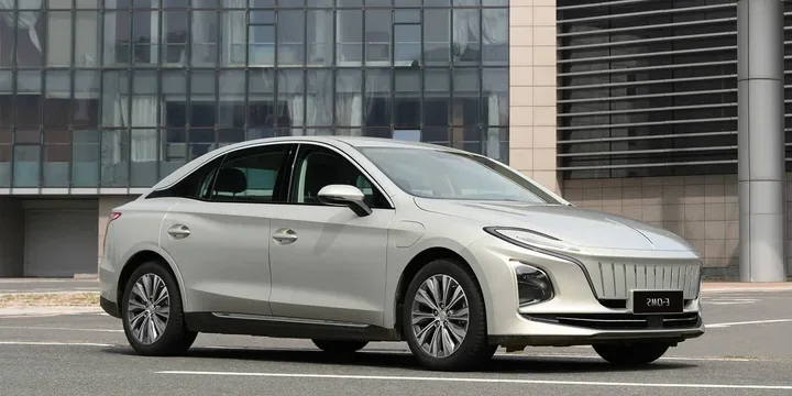 2023 Hongqi E-QM5