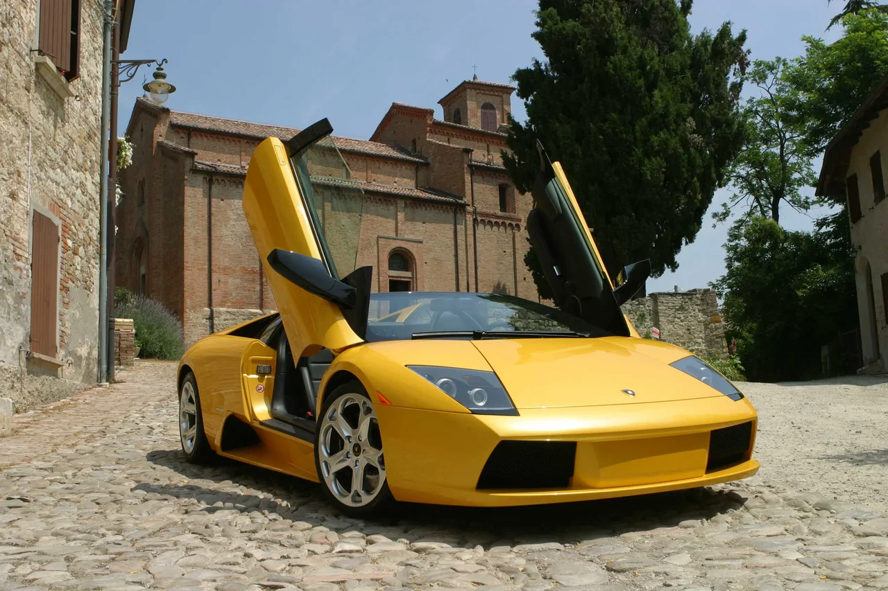 Exterior 3