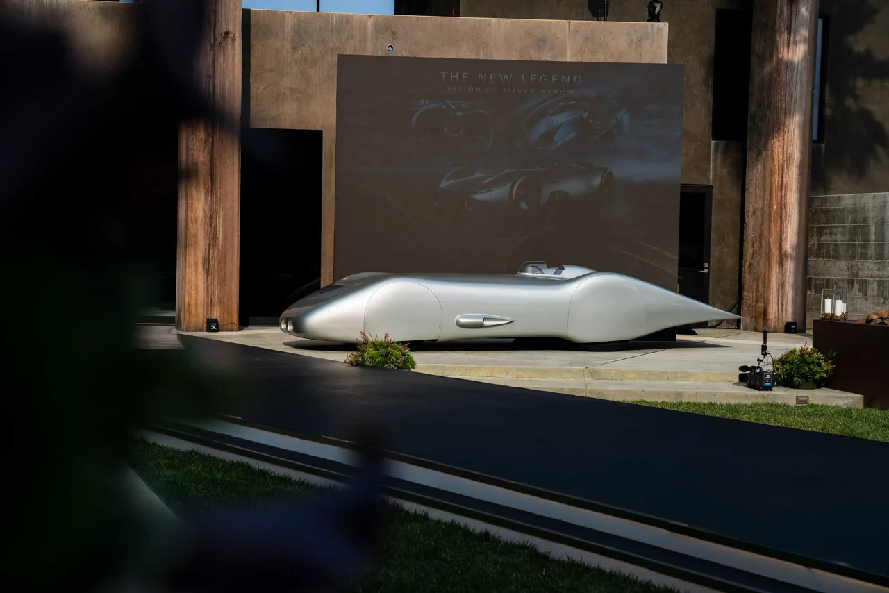 Exterior 3