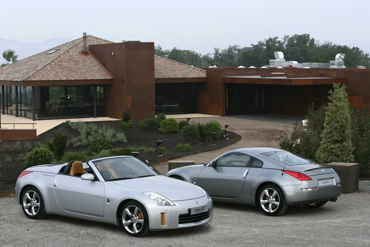 Exterior 3