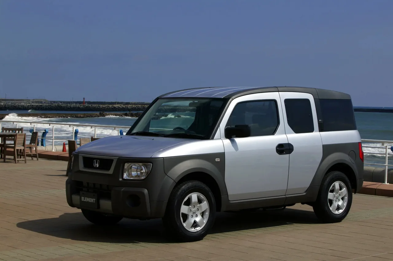 Exterior 4