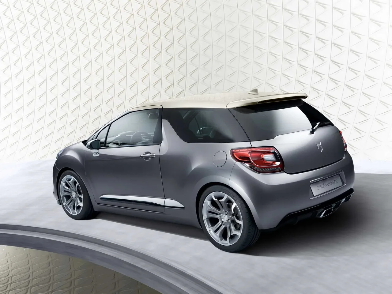 Exterior 3