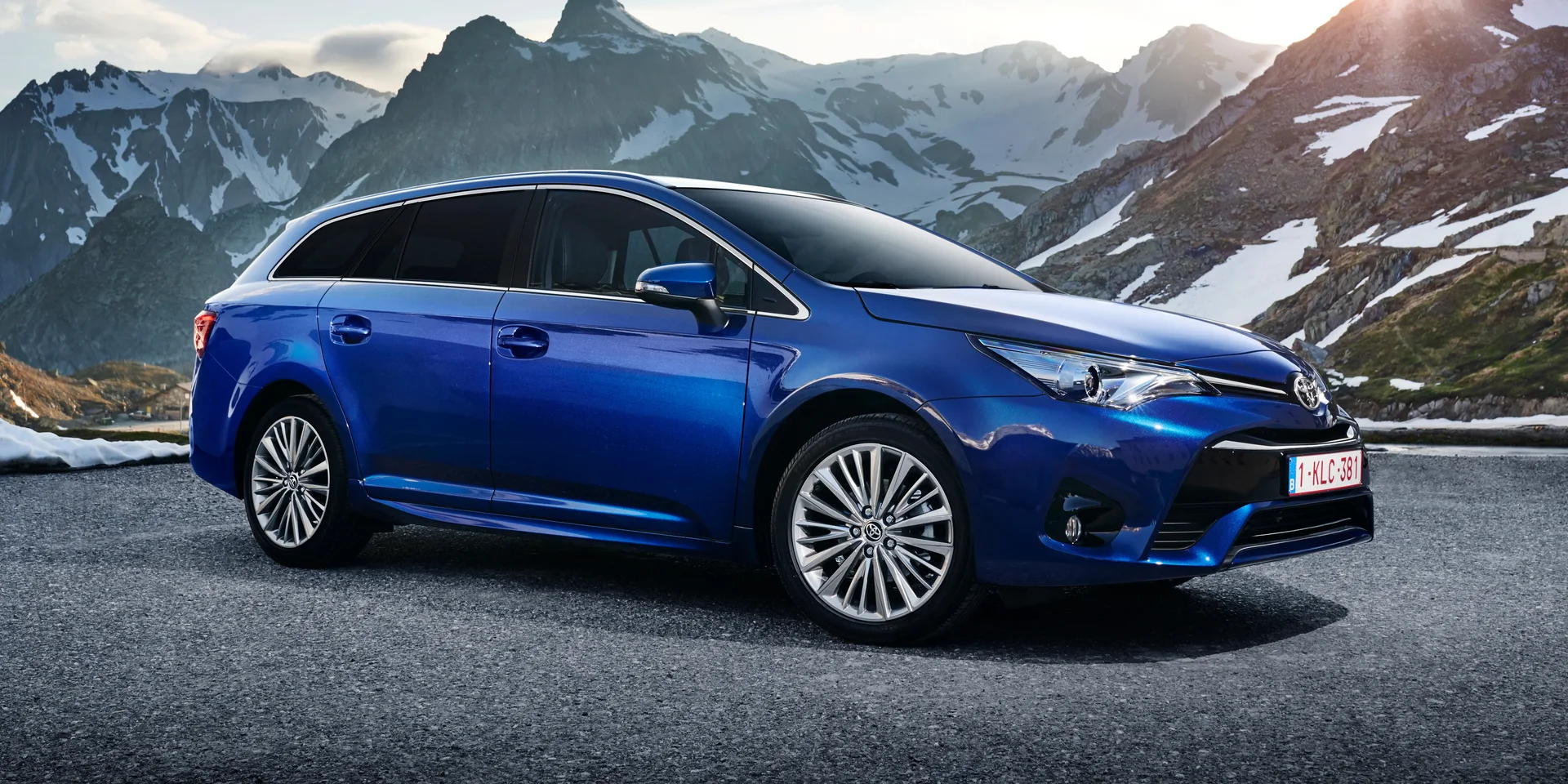 2018 Toyota Avensis photo 1