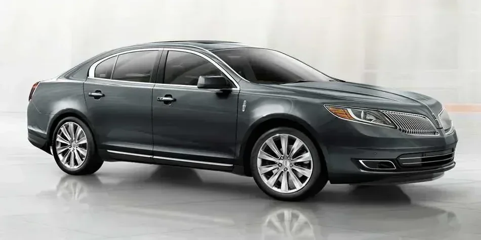 2013 Lincoln MKS photo 1