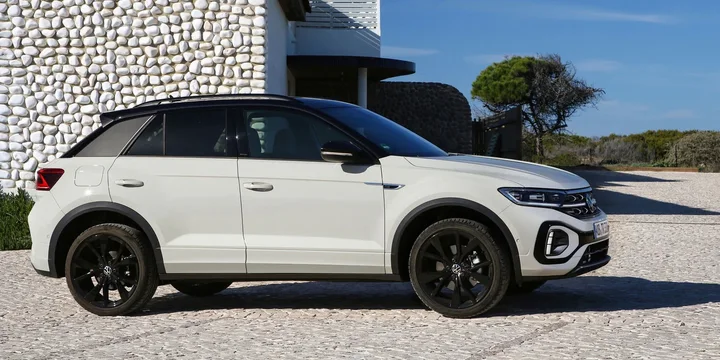 2023 Volkswagen T-Roc exterior main image