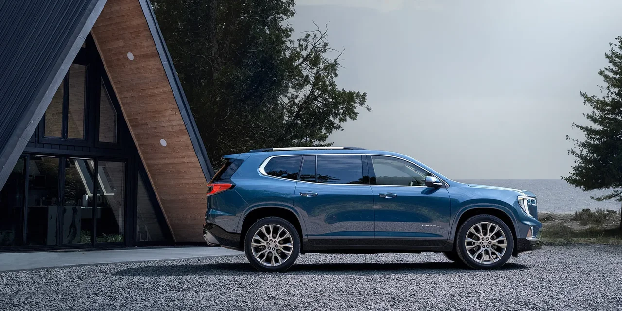 Exterior 3