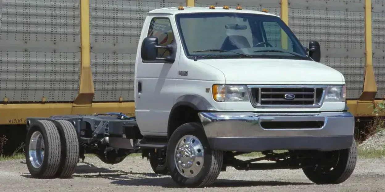 2003 Ford E-Series E-550 Super Duty photo 1