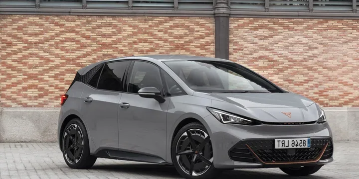 2021 Cupra Born exterior main image