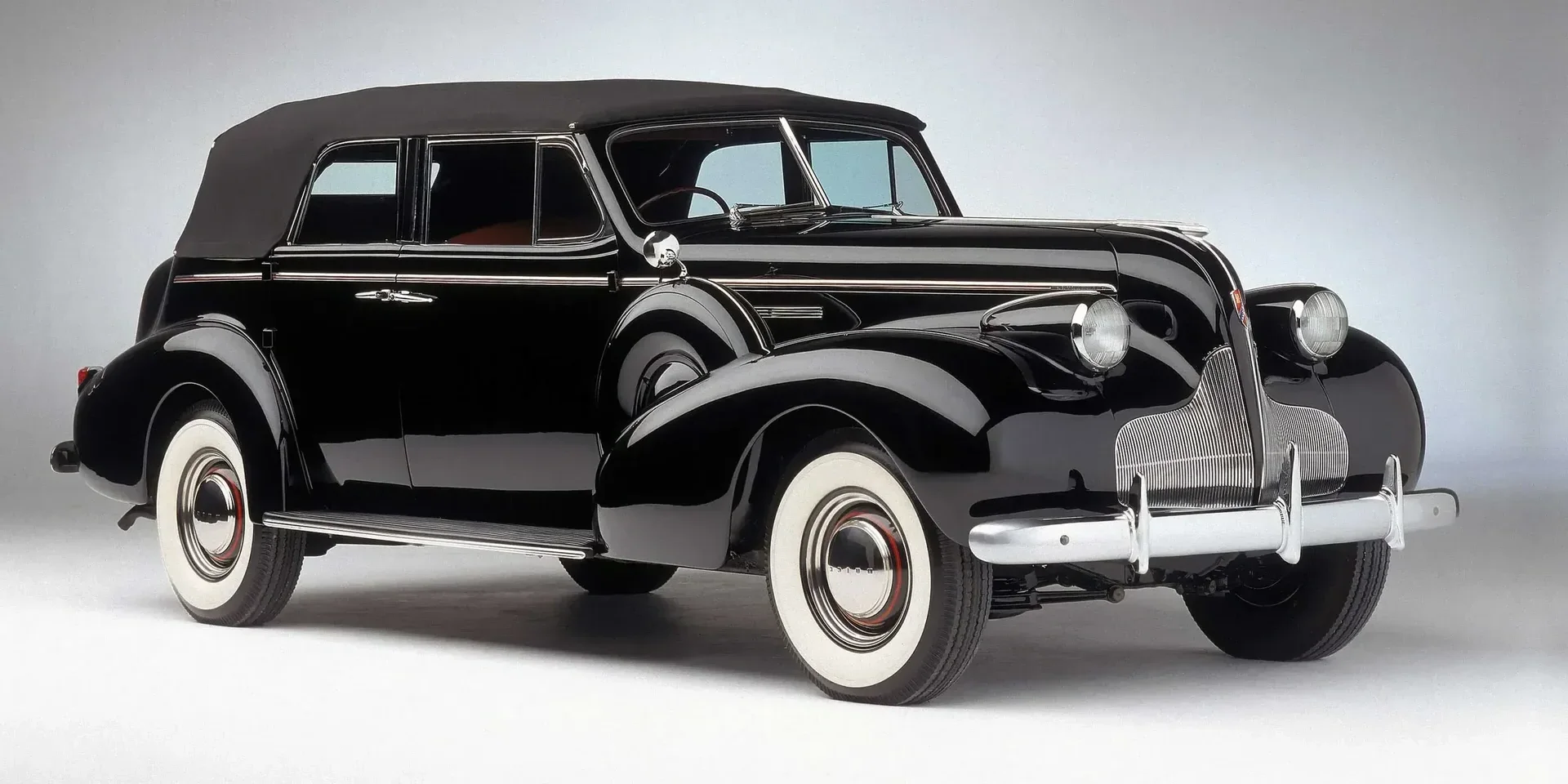 1939 Buick Roadmaster photo 1
