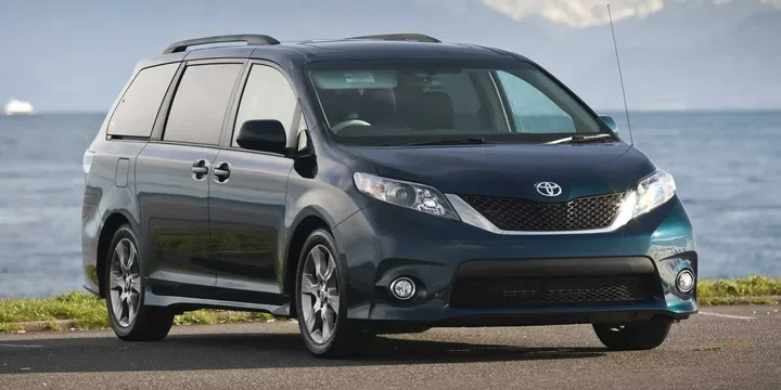 2011 Toyota 2011-toyota-sienna-generation-xl30 main image