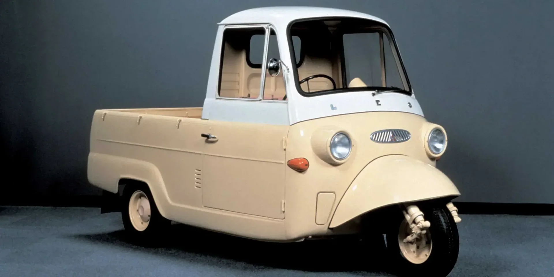 1959 Mitsubishi Leo LT10 photo 1